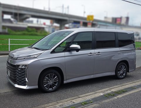 【製作事例：25S-045】トヨタ・ヴォクシー９０型 バン型霊柩車