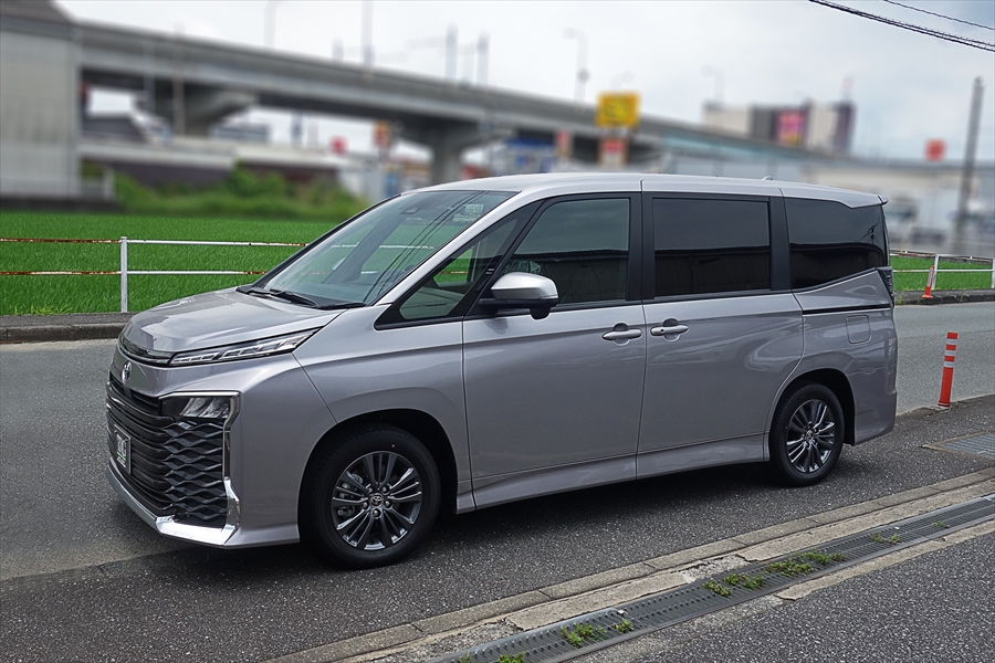 【製作事例：25S-045】トヨタ・ヴォクシー９０型 バン型霊柩車