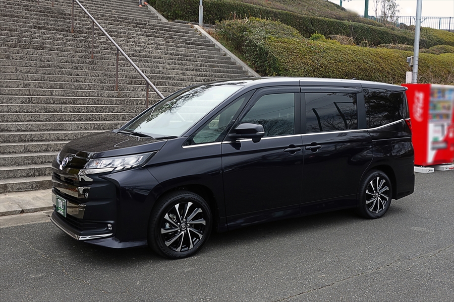 【問合番号：26M-002】トヨタ・ノアHV（4WD） ★ベース車