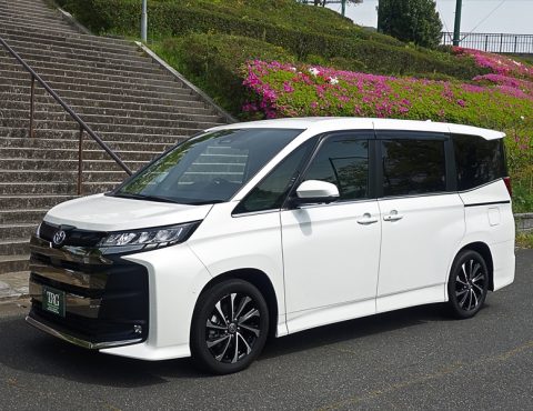 【製作事例：25S-015】トヨタ・ノア 90系 バン型霊柩車