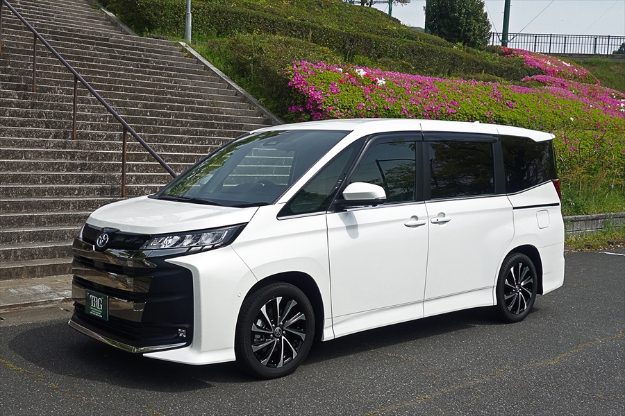 【製作事例：25S-015】トヨタ・ノア 90系 バン型霊柩車