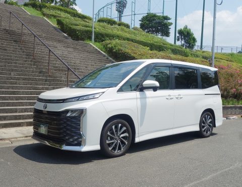 【製作事例：26S-050】トヨタ・ヴォクシー特別バン型霊柩車