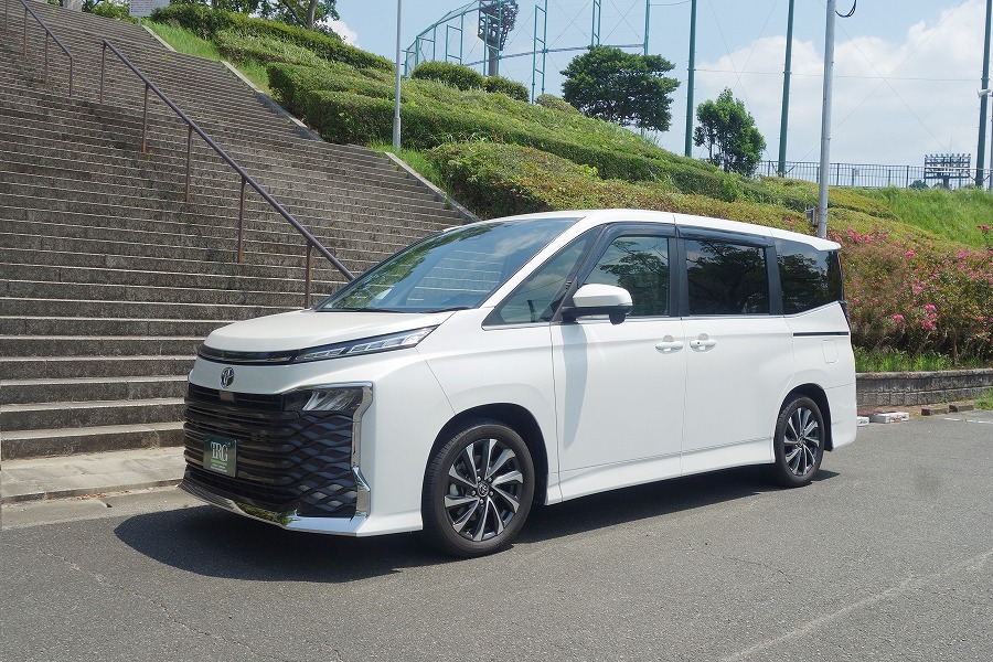 【製作事例：26S-050】トヨタ・ヴォクシー特別バン型霊柩車
