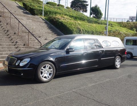 【問合番号：07-58】メルセデスベンツ Eクラス ショートリムジン霊柩車